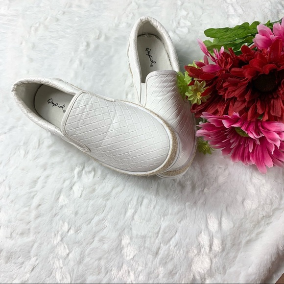 Qupid Slip-on Sneakers - Picture 2 of 14